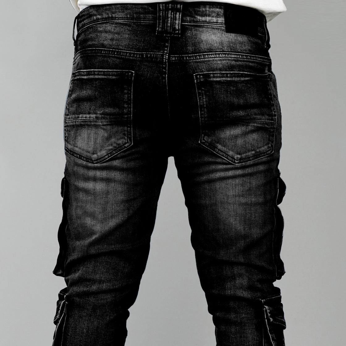 MEN JEANS WITH 4 CARGO POCKETS