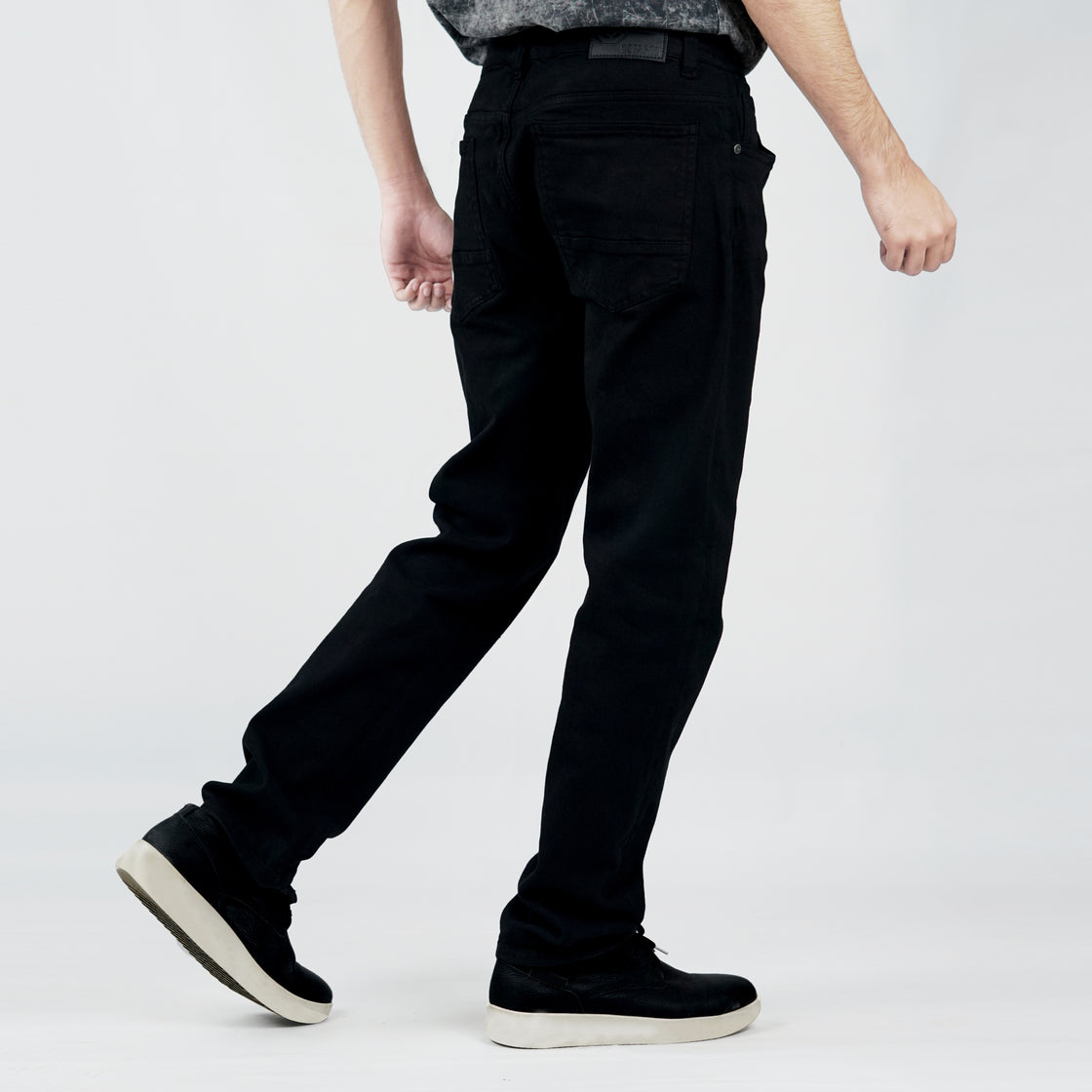 MENS PINCHED SEAM MULTI CARGO JEANS