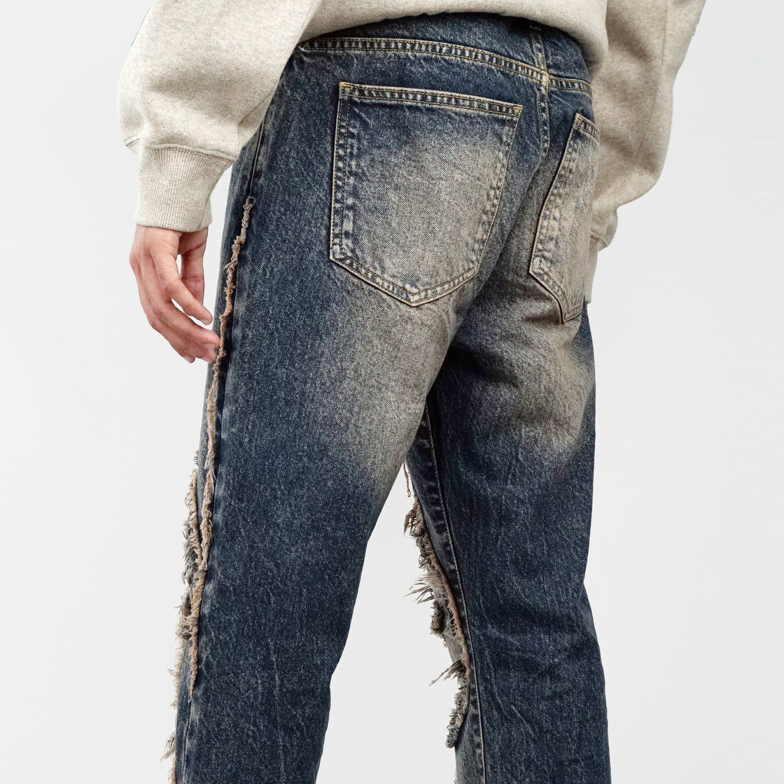 MEN PATCH FLARE JEANS