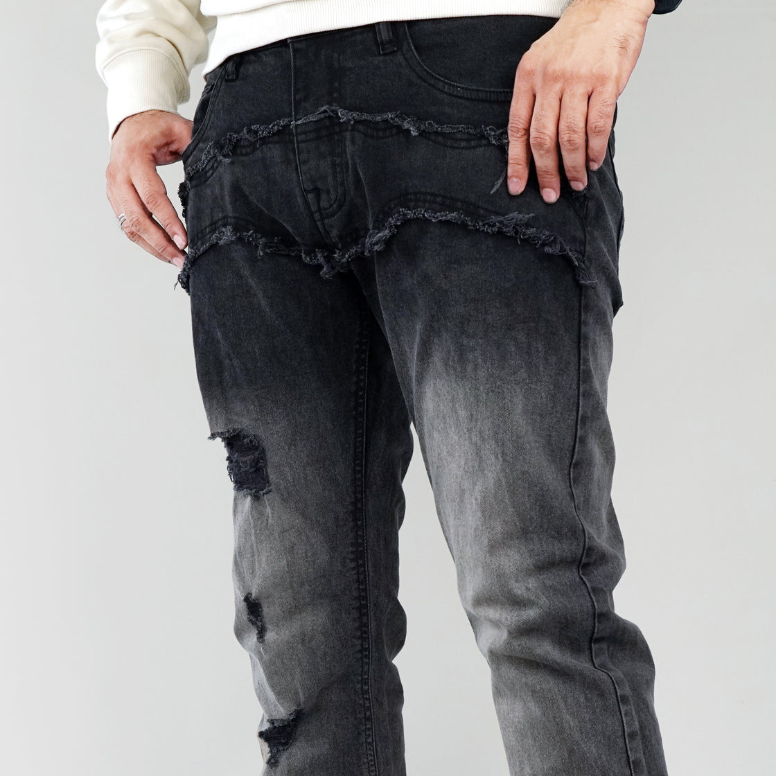 MENS DISTRESSED PATCH TRIM JEANS