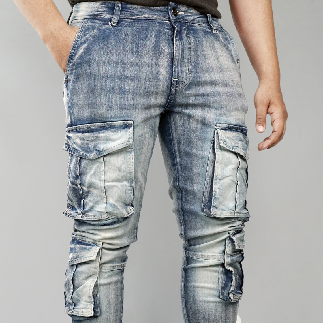 MEN JEANS WITH 4 CARGO POCKETS