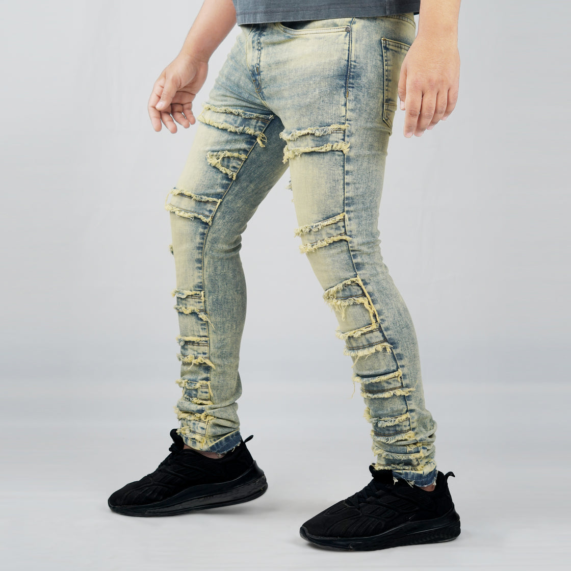 MENS FRAYED FABRIC PATCH TRIM PANTS (DENIM)