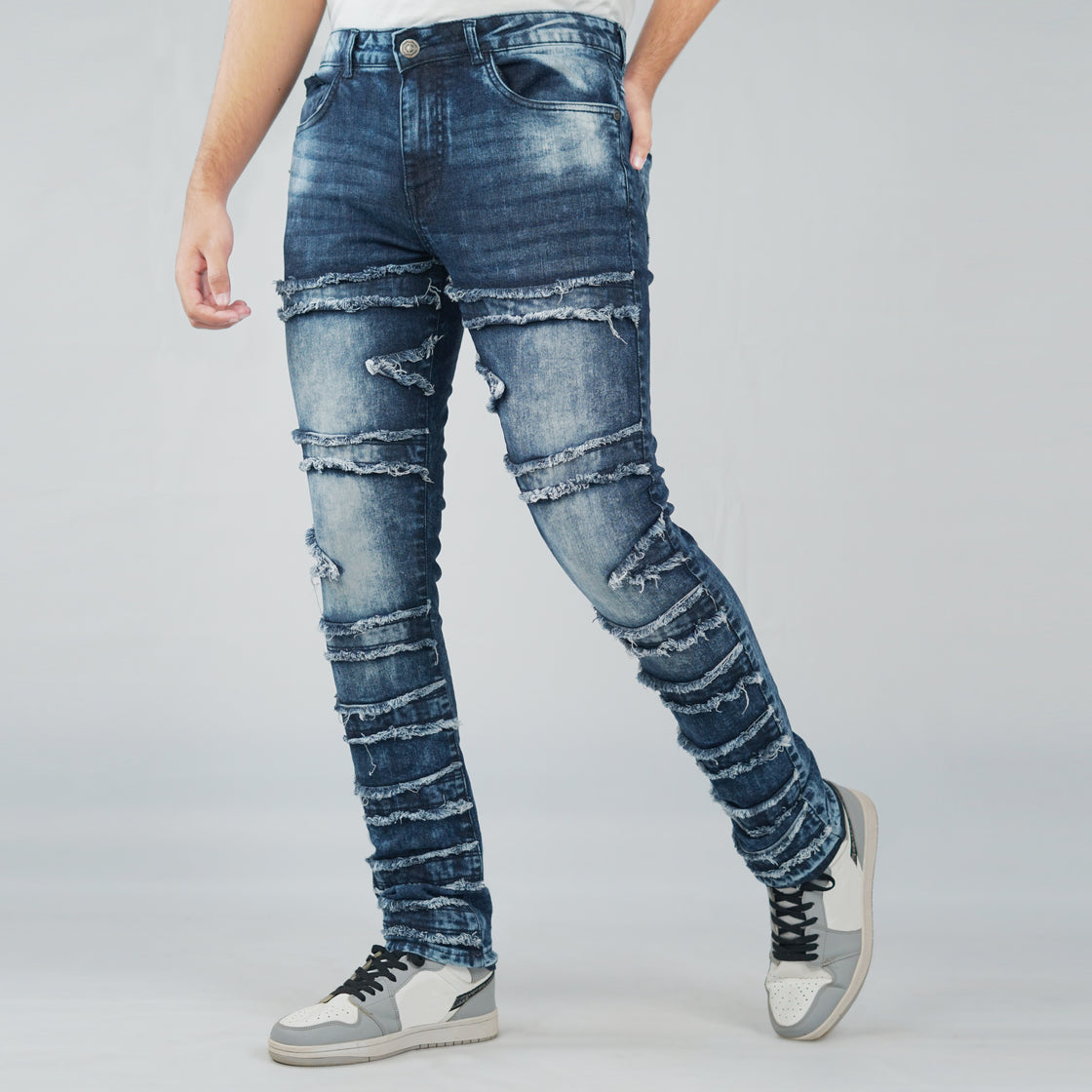 MENS FRAYED FABRIC PATCH TRIM PANTS (DENIM)