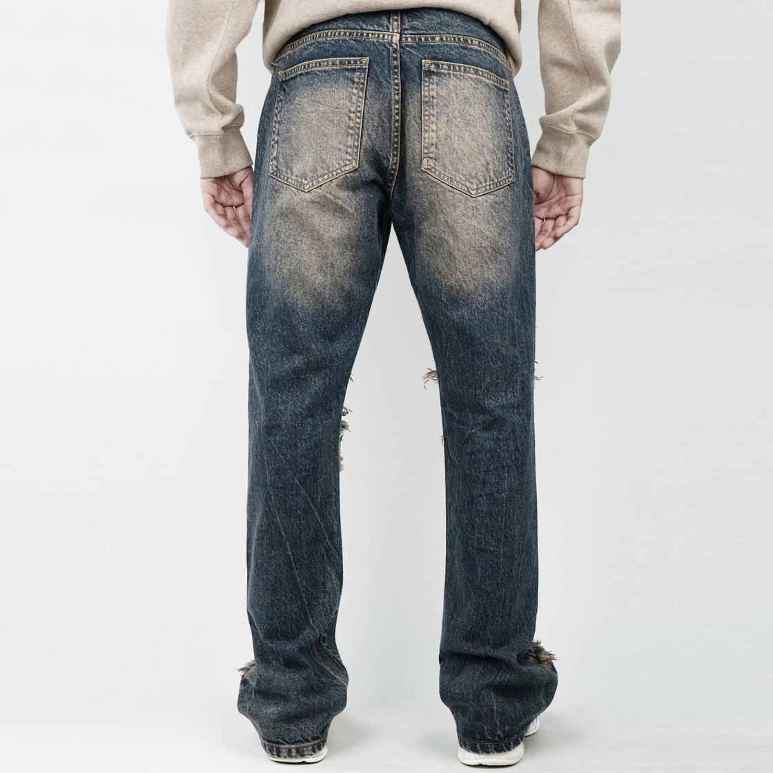 MEN PATCH FLARE JEANS