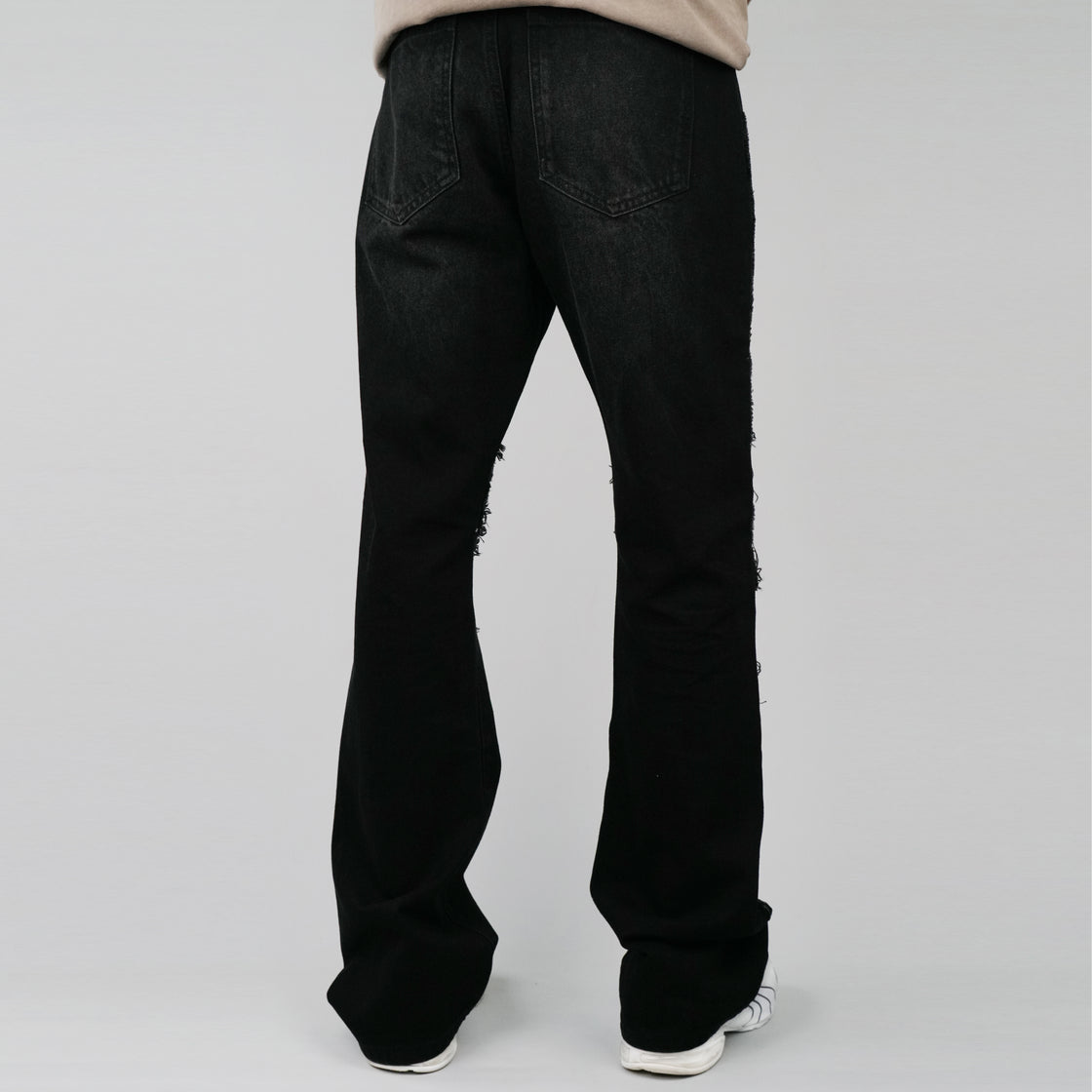 MEN PATCH FLARE JEANS