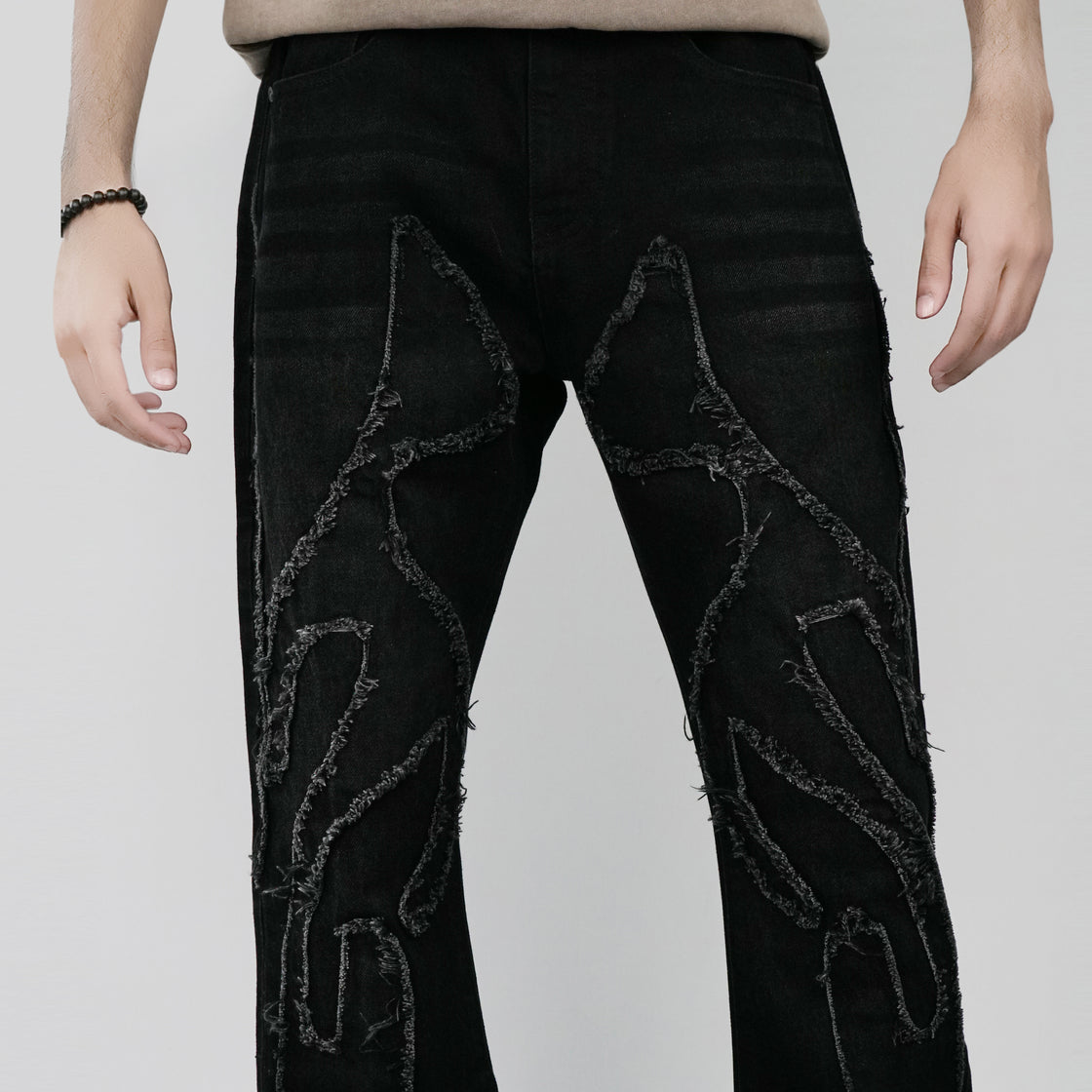 MEN PATCH FLARE JEANS